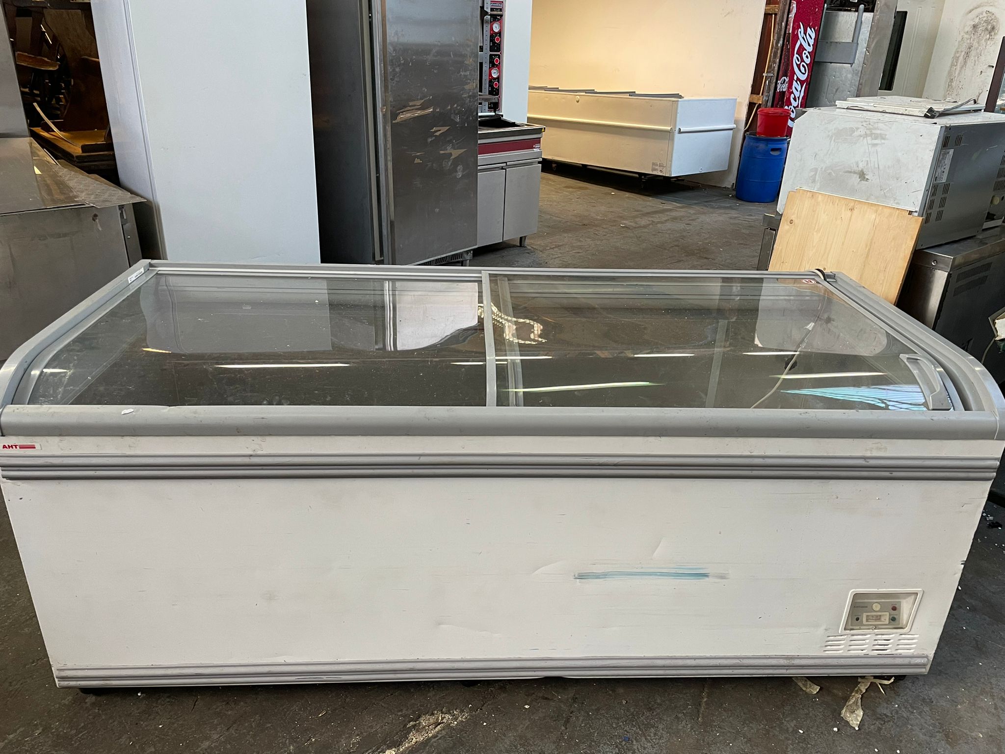 Diepvries met Glazen Schuifdeuren Diepvries met Glazen Schuifdeuren