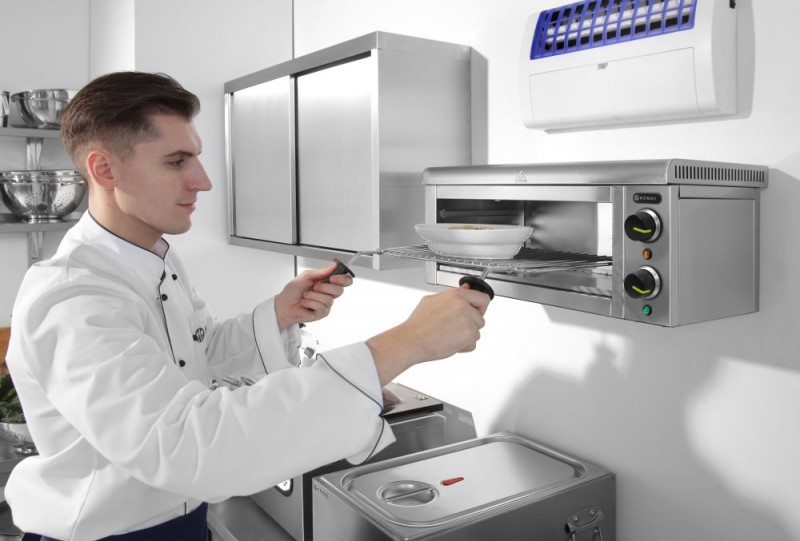 Salamander met muurbevestiging, HENDI, 230V/2000W, 610x450x(H)275mm Salamander met muurbevestiging, HENDI, 230V/2000W, 610x450x(H)275mm