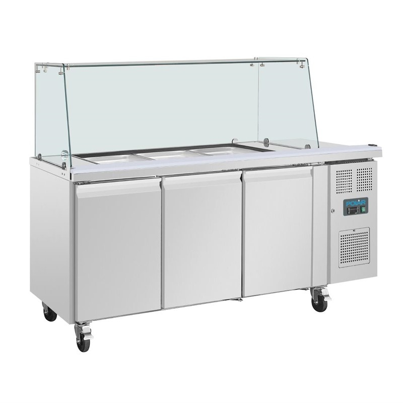 Polar U-serie driedeurs saladette met vierkant kuchscherm Polar U-serie driedeurs saladette met vierkant kuchscherm