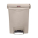 Rubbermaid Slim Jim Front Step pedaalemmer 30L beige Rubbermaid Slim Jim Front Step pedaalemmer 30L beige